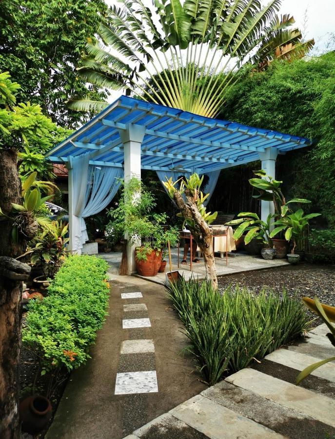 Casa Conchita Bed & Breakfast Taal Экстерьер фото